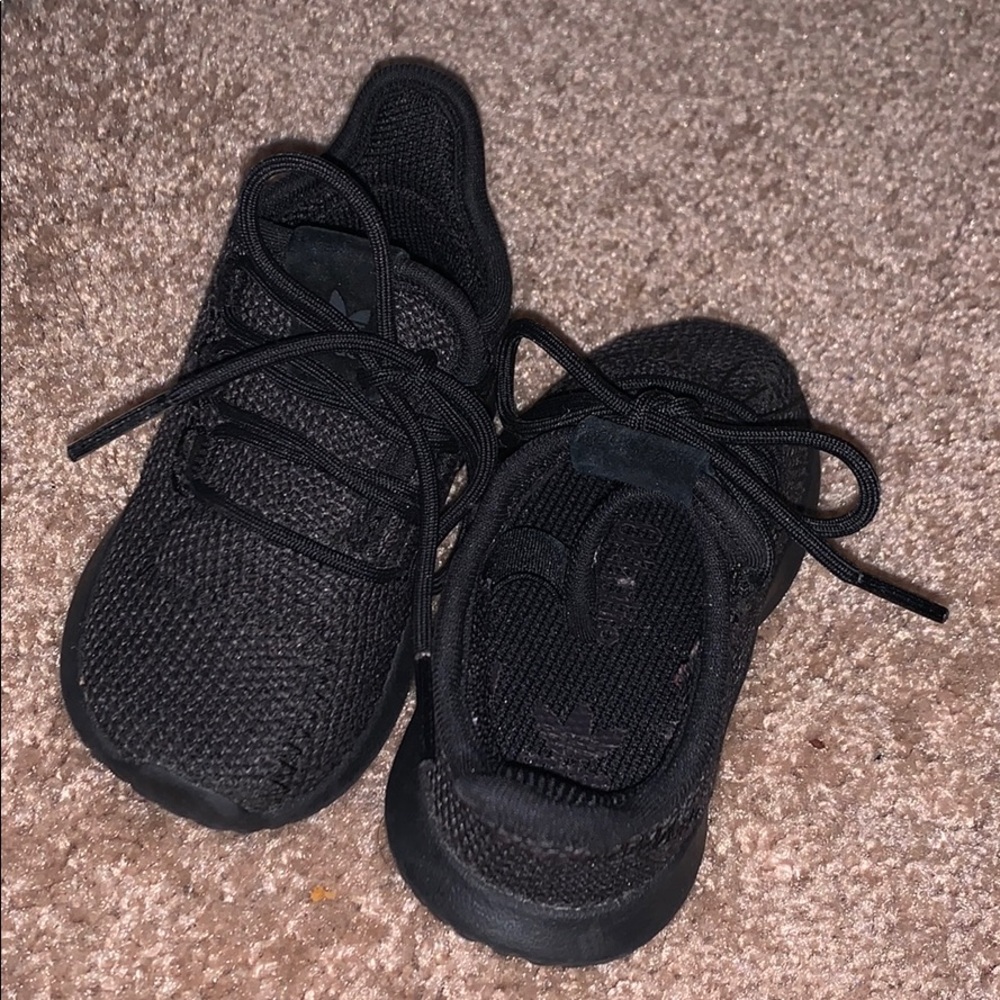 Black Adidas sz 5c
